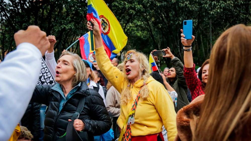 En Bogotá, los opositores del Gobierno de Gustavo Petro también se hicieron sentir y evidenciaron sus inconformidades por algunas decisiones del mandatario. Foto: Colprensa