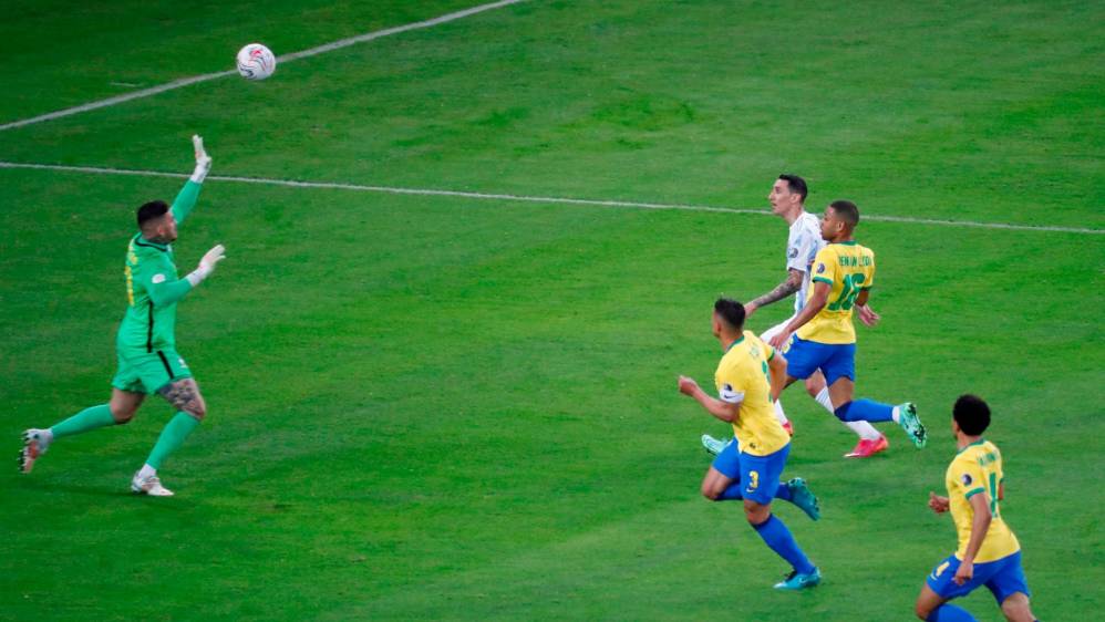 Con gol de Ángel Di María, a los 22 minutos, Argentina sorprendió a Brasil. Foto: EFE