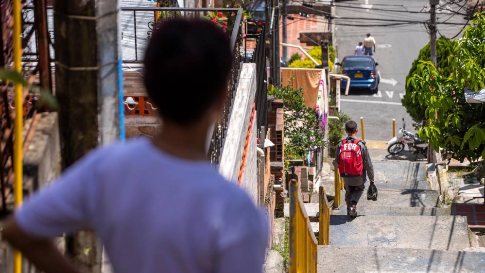 Las escalas se encuentran en las dos cuadras de la carrera 108 entre las calles 36 y 35 de este barrio de Medellín. FOTO: CARLOS VELÁSQUEZ