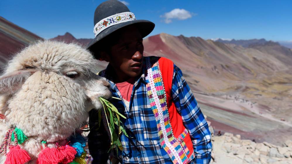 Los pobladores de la zona crían caballos para ofrecerlos como transporte a los visitantes. Debido a la altura de esta región, abunda la hierva natural de los Andes. FOTOS GETTY