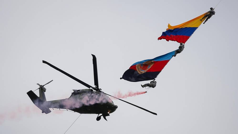 En Bogotá desfilaron más de 11.000 militares. El espacio aéreo de la capital estuvo cerrado por tres horas por cuenta de la revista aérea. FOTO: COLPRENSA