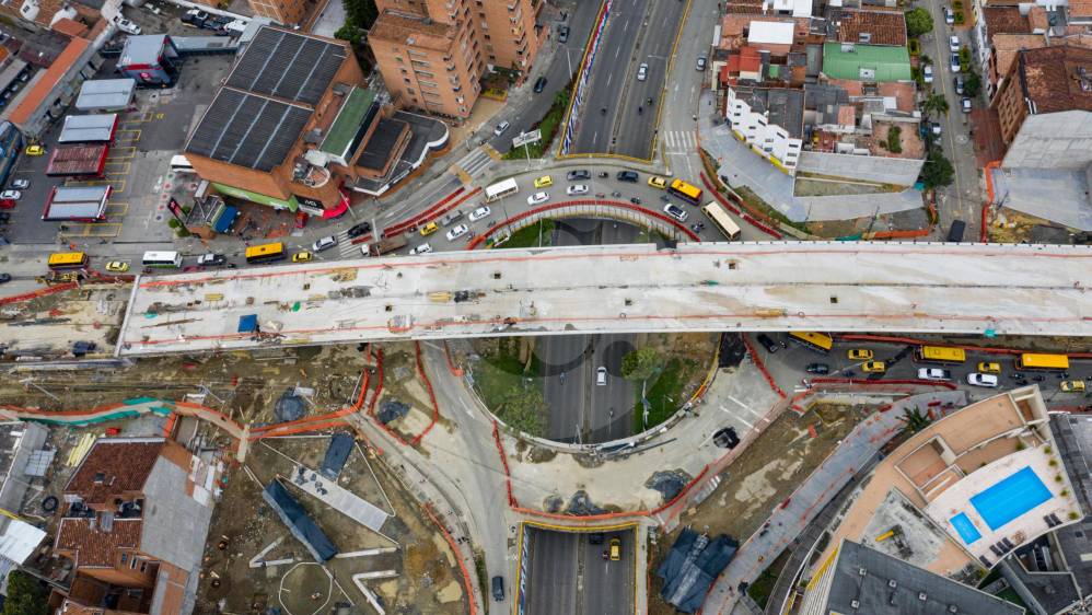 Se estima que el intercambio vial entre en funcionamiento en el primer trimestre del 2022. FOTO MANUEL SALDARRIAGA