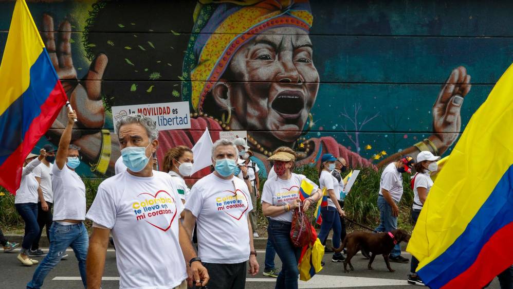 Una iniciativa ciudadana, conocida como “Colombia te llevo en el corazón”, convocó este domingo a una marcha pacífica en Medellín. Foto: Manuel Saldarriaga Quintero.