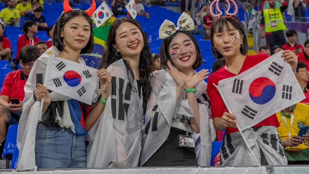 Hinchas de Corea del Sur mostraron alegría ante del compromiso. FOTO Juan Antonio Sánchez