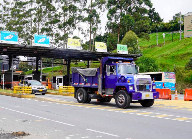 El recaudo electrónico será suspendido temporalmente en los peajes de Copacabana y Las Palmas mientras se completa el cambio de operador. FOTO: CORTESÍA