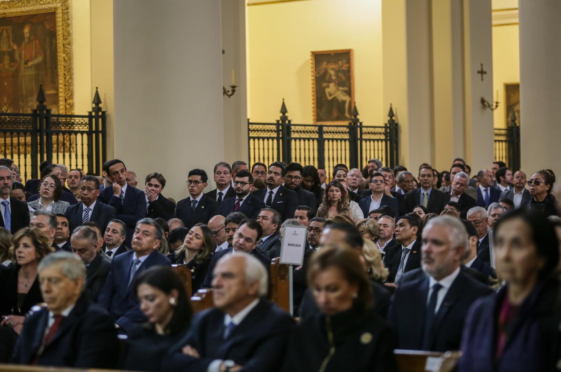 “Los desacuerdos con Germán fueron pequeños frente a su lucha”: Uribe destacó el trabajo de Vargas Lleras en la política