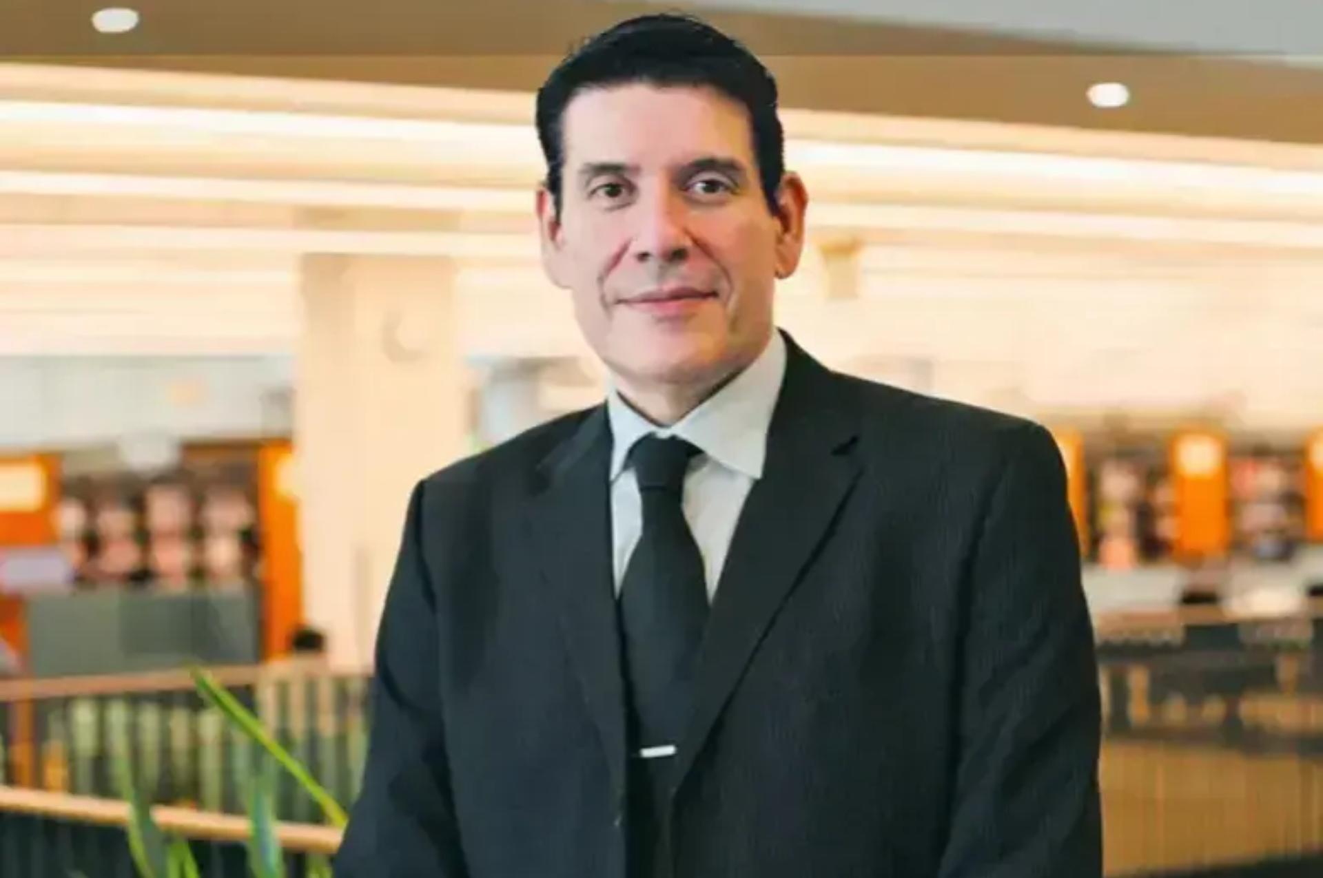 Mauricio Gaona presentará en Medellín su nuevo libro sobre el desmantelamiento democrático: “La Constitución soy yo”