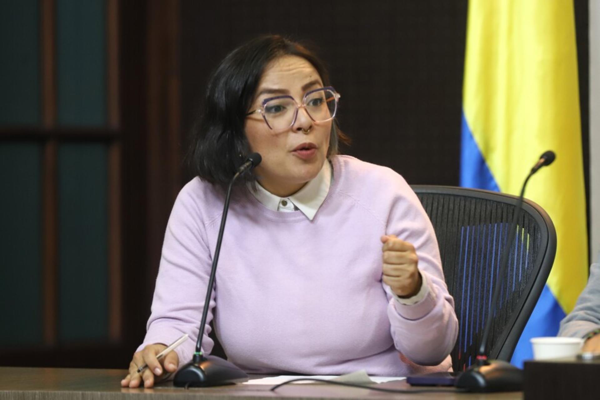 Jennifer Pedraza denunció presuntas inconsistencias en la hoja de vida de la viceministra Juliana Guerrero