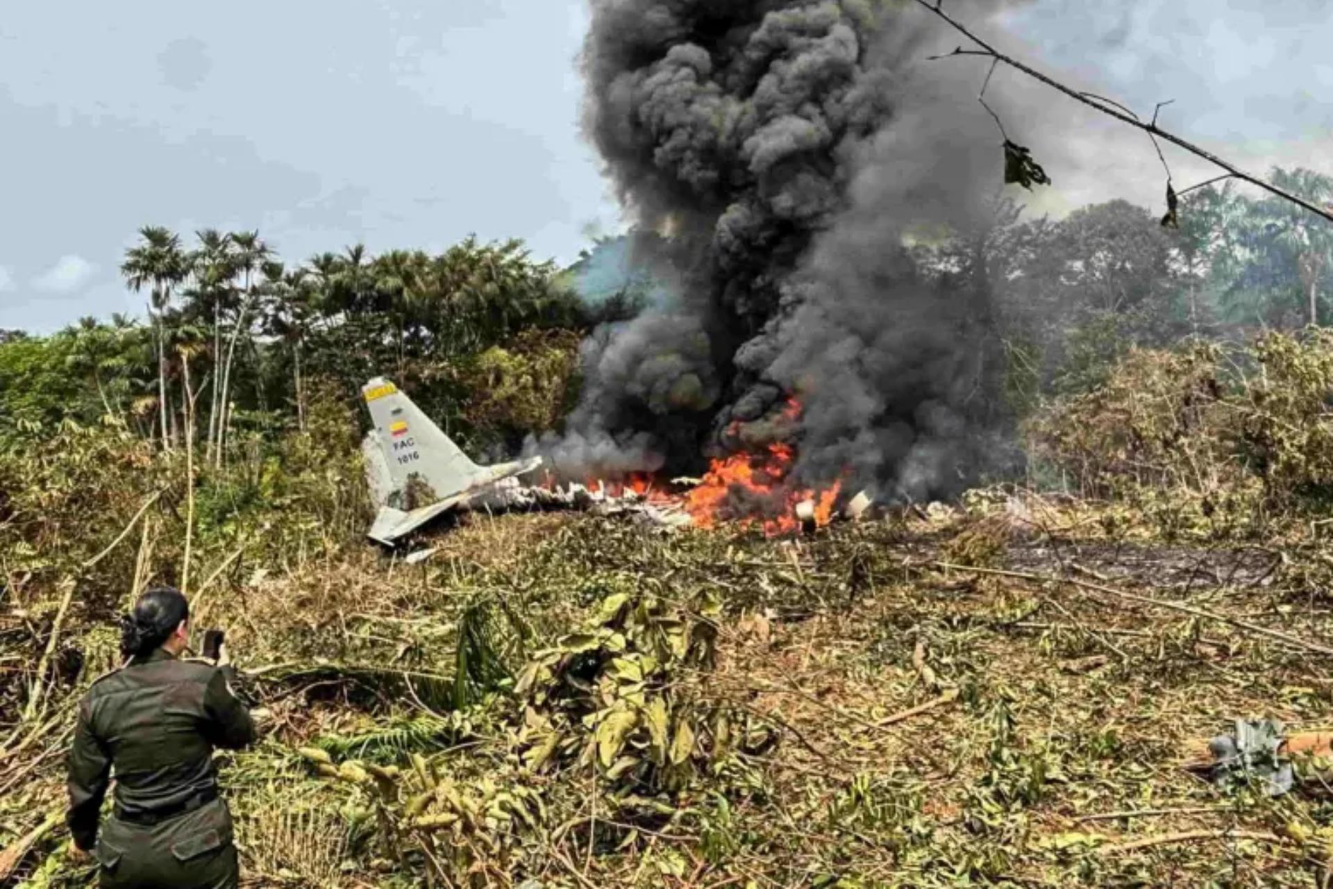 Rescatistas del avión Hércules utilizaron jabón en polvo para apagar el incendio; nuevos detalles del accidente