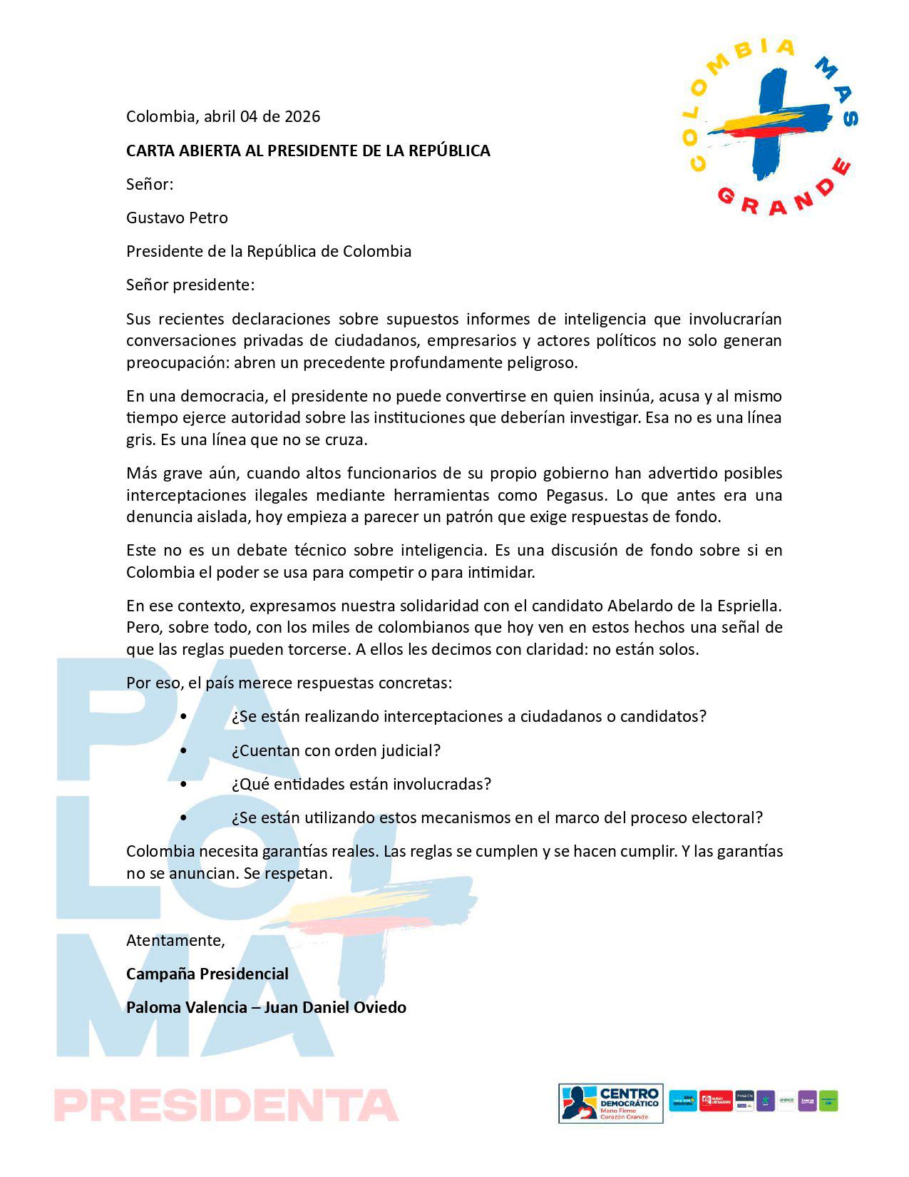 Trino de Petro sobre inteligencia y pasaportes genera choque político con Abelardo De la Espriella