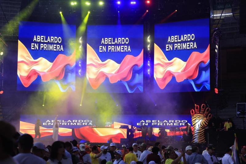 Así va el minuto a minuto del cierre de campaña de Abelardo de la Espriella en Medellín