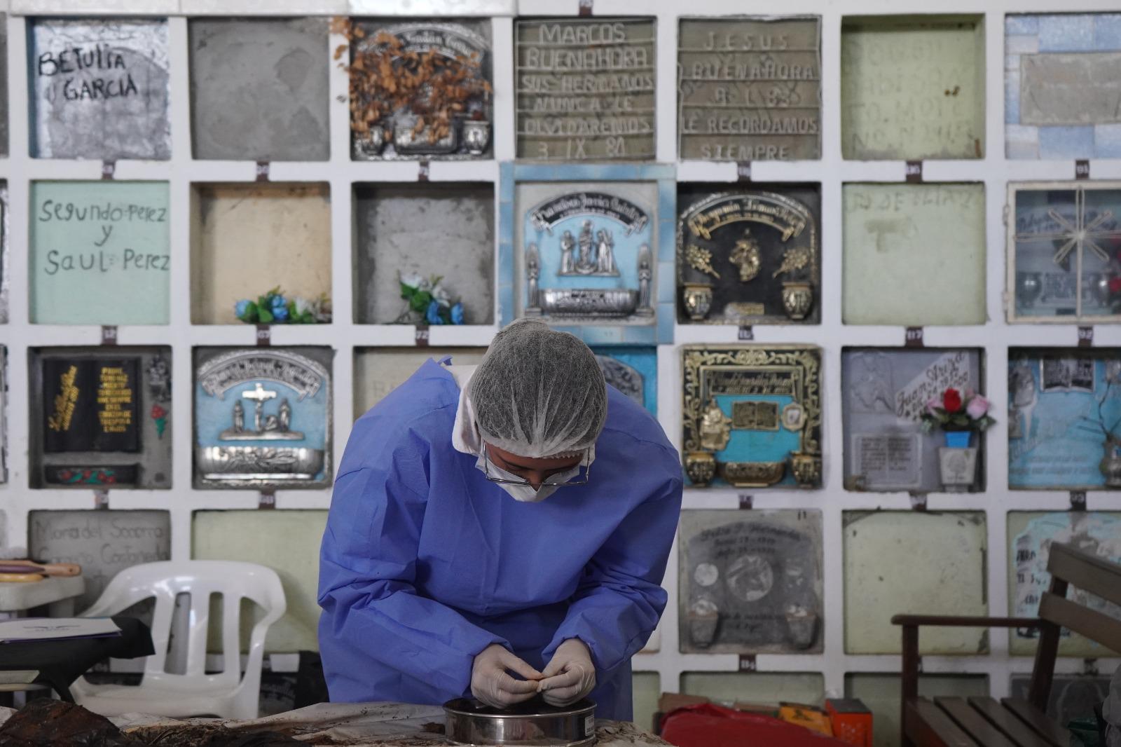 Inteligencia artificial ayuda a buscar más de 136.000 desaparecidos en Colombia