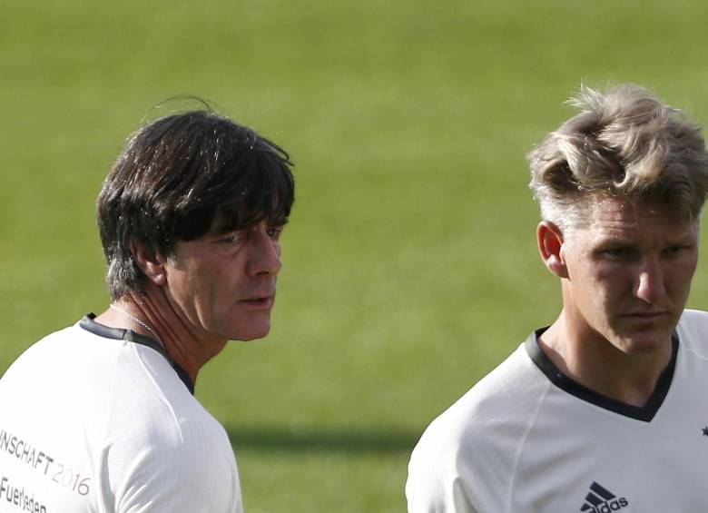 Aprenda a pronunciar el nombre del entrenador de la Selección Joachim Loew y del jugador Bastian Schweinsteiger. FOTO Reuters