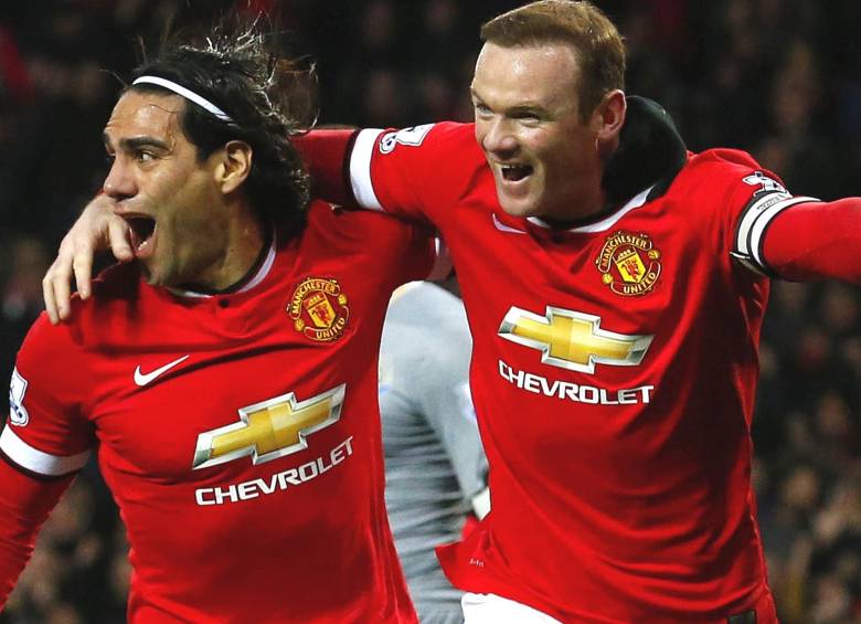 El colombiano asistió a Rooney en el primer gol y recuperó el balón para el segundo. FOTO AFP