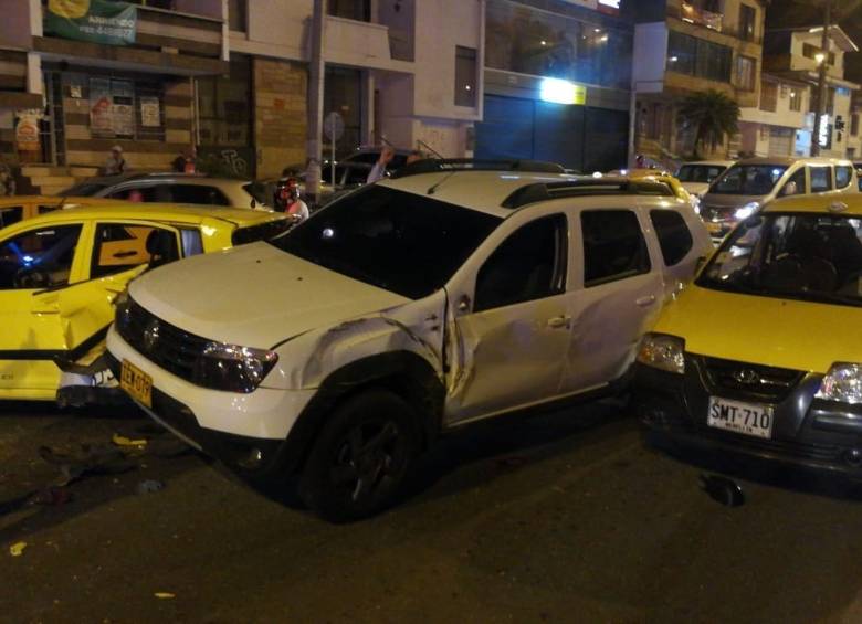 Fuerte accidente compromete varios vehículos en Bulerías