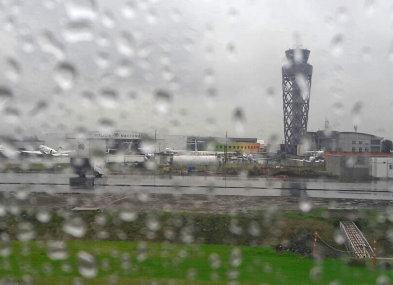 Por tormentas eléctricas, el aeropuerto Eldorado es una de las terminales en que se presentan retrasos en los vuelos. FOTO Juan Antonio Sánchez.