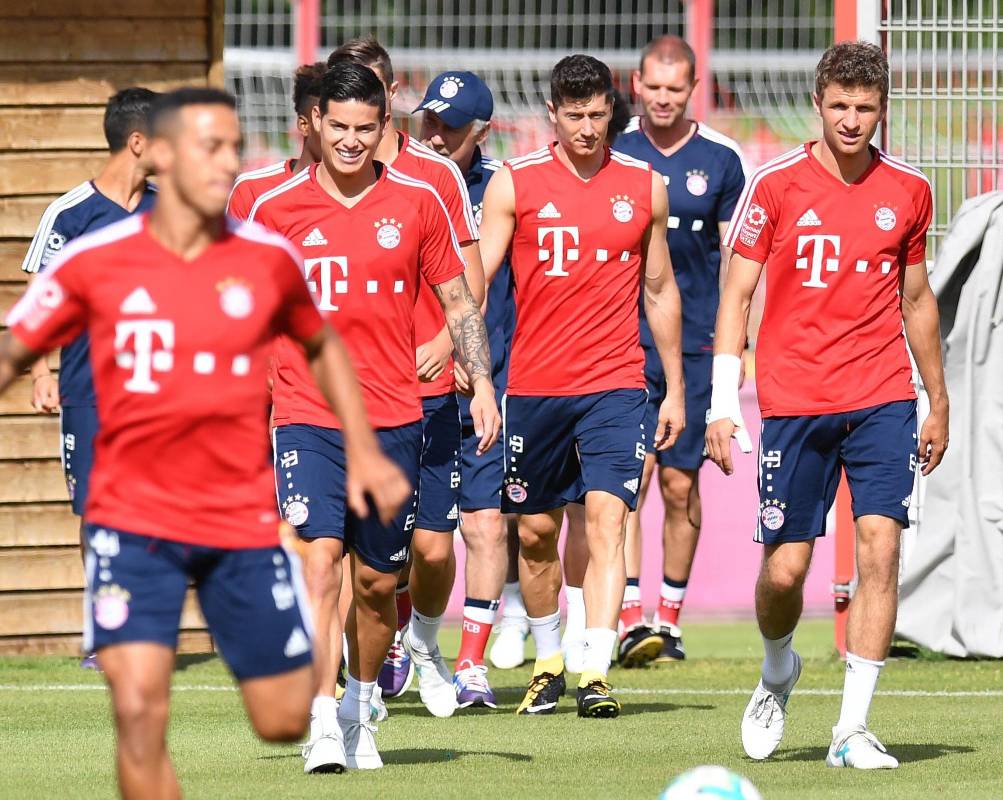 Luego del evento formal, James realizó su primera sesión de entrenamiento con sus nuevos compañeros. FOTO EFE