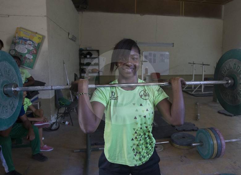 Antonina Moya, otra gran realidad de las pesas de Colombia. FOTO DONALDO ZULUAGA