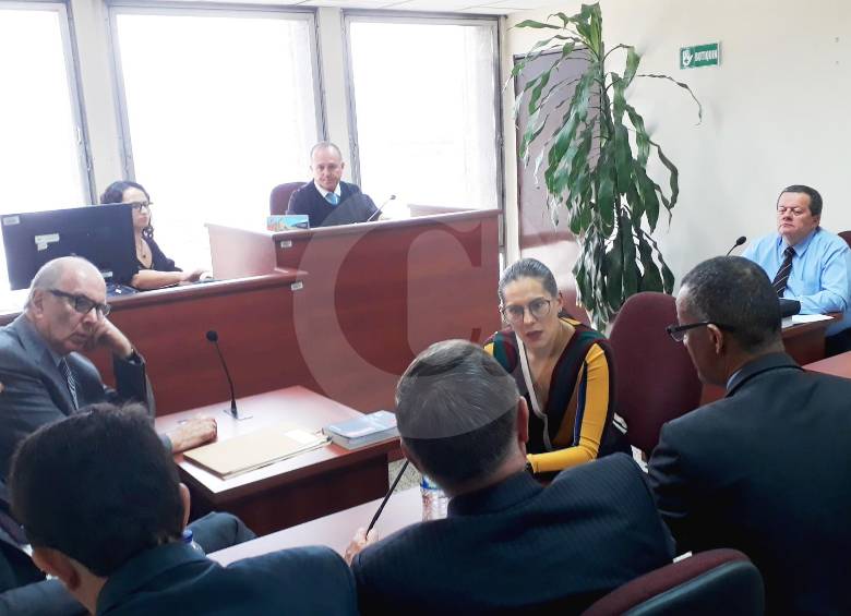 La audiencia de acusación se realizó ayer en el piso 22 del Palacio de Justicia. Fue presidida por el juez 17 Penal del Circuito. En la imagen, la fiscal Del Castillo Moreno. FOTO carlosvelásquez