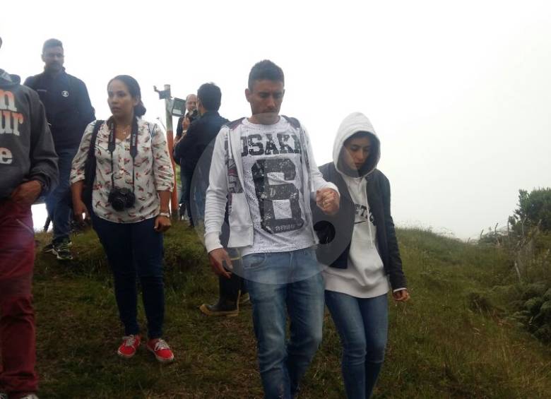 Visita de los jugadores de Chapecoense a Cerro Gordo. FOTO WILSON DÍAZ