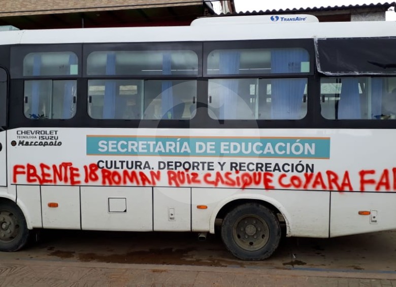 Así quedó el bus de la Alcaldía de Ituango. FOTO Cortesía