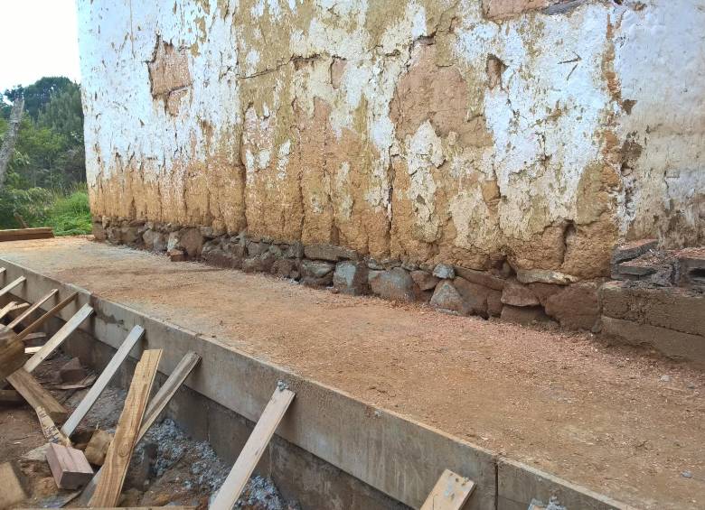 El maestro de obra afirmó que le pagaría Masora. También destacó la mala calidad de los materiales usados en el techo que tuvo que desmontar.