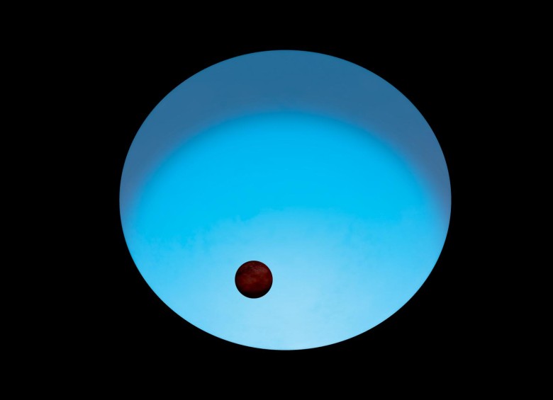 La estrella en torno a la que gira el exoplaneta es más grande que el Sol y alcanzaría unos 2.000 grados centígrados más de calor que nuestra estrella. Ilustración artística basada en la información encontrada. IMAGEN CORTESÍA ESA