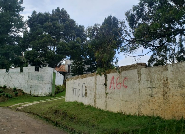 En muros, postes y casas se encontraron los grafitis, en varios departamentos del país. FOTO: CORTESÍA DE GUARDIANES ANTIOQUIA.