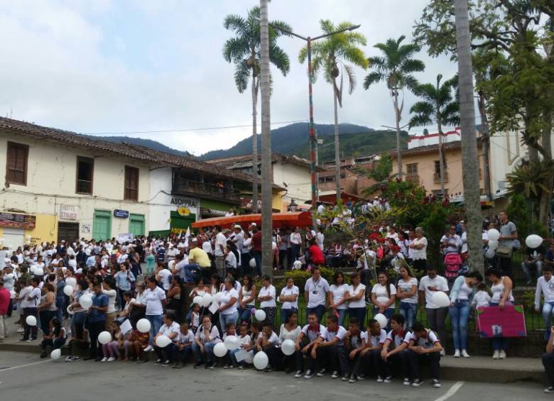 En Ituango protestaron por asesinato de niña de tres años