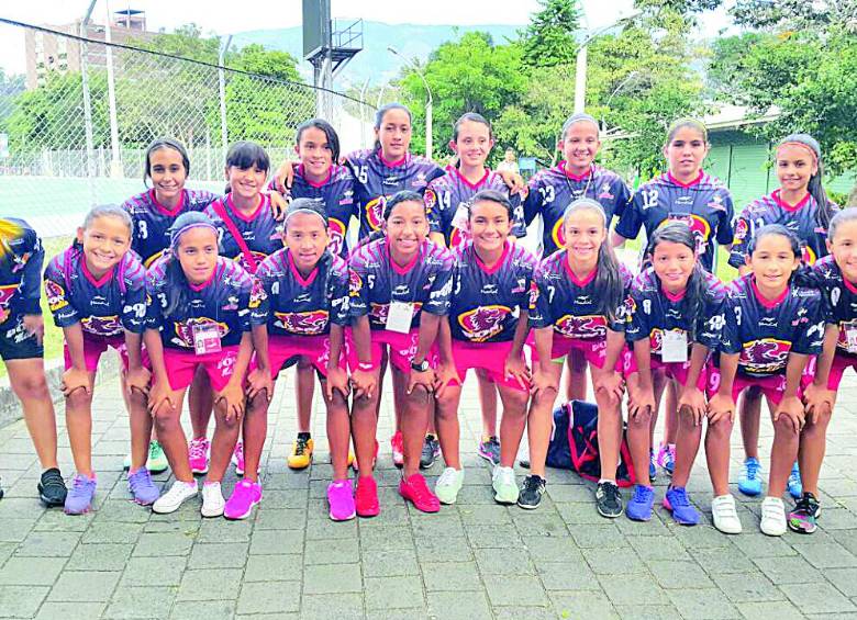 Las chicas de la Serranía del Meta cumplen con su primer Festival. Fotos Cortesía Los PaisitasFOTOS MANUEL SALDARRIAGA