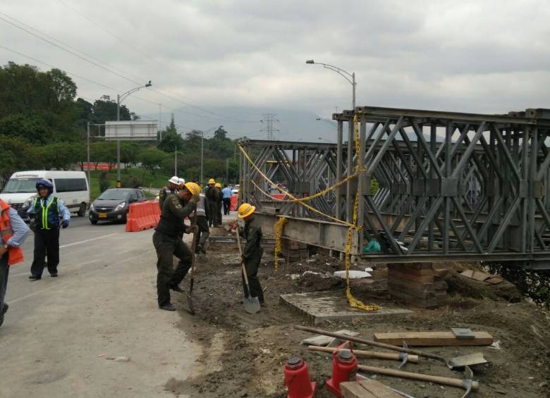 Así avanzan las obras del desmonte de los puentes tras la fuerte congestión vial. FOTO DIEGO ZAMBRANO BENAVIDES