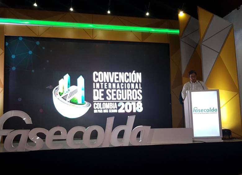 Ministro de Hacienda y Crédito Público, Alberto Carrasquilla. Foto Twitter Fasecolda
