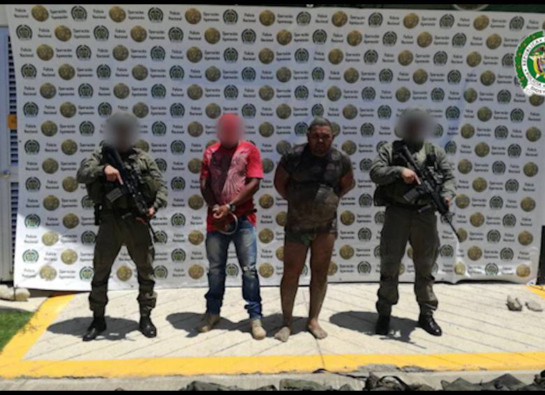 Junto a alias Valle, fue capturado uno de sus escoltas. FOTO CORTESÍA POLICÍA