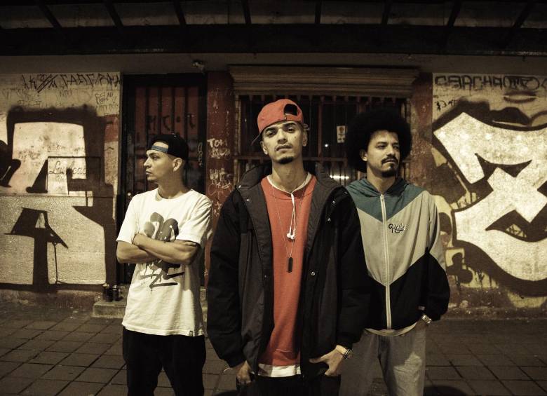 Alcolirykoz, de Aranjuez en Medellín, lleva más de una década luchando por hacer rap colombiano de una manera honesta y orgánica. Foto: Cortesía Carnaval Fest