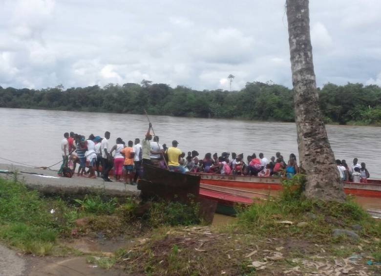 Las 77 familias llegaron al casco urbano de Yuto (Atrato), en Chocó. Fotos: Defensoría del Pueblo