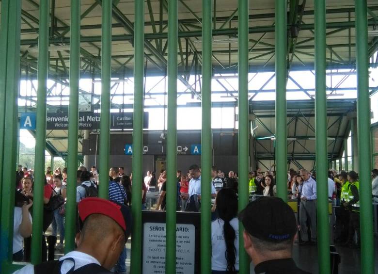 Estación Caribe del Metro a las 8:15 a. m. de este martes 13 de febrero. FOTO CORTESÍA 