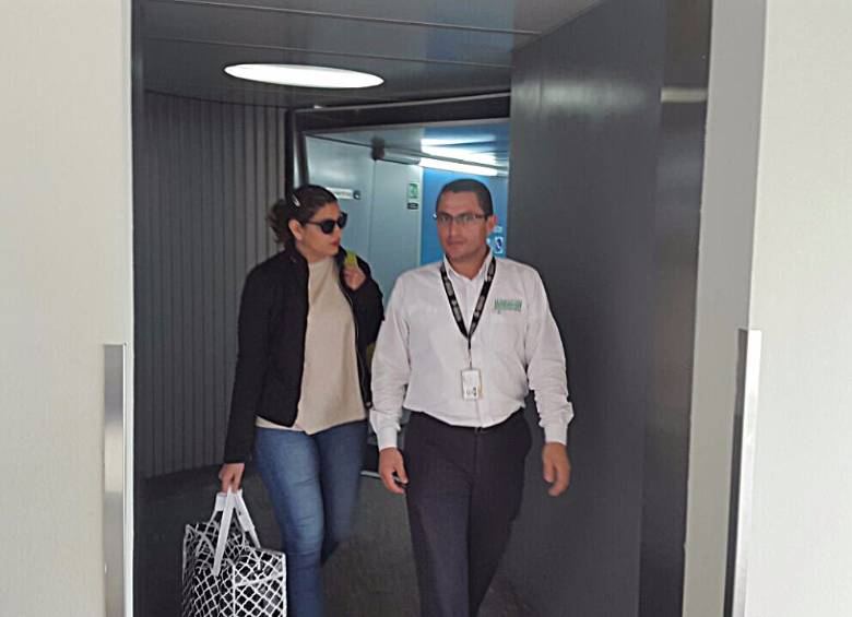 Tras verificar los documentos, Lizana Henríquez Gómez, quedó a disposición de la Policía Nacional, para la legalización de su captura. FOTO COLPRENSA