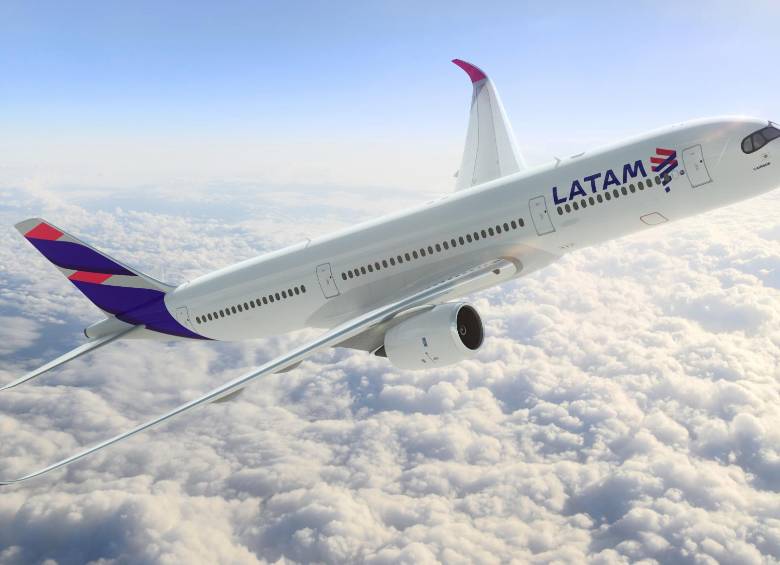 Solo hasta 2018, estará toda la flota aérea Latam pintada con su imagen corporativa. Este año serán 50 aviones. FOTO Cortesía Latam