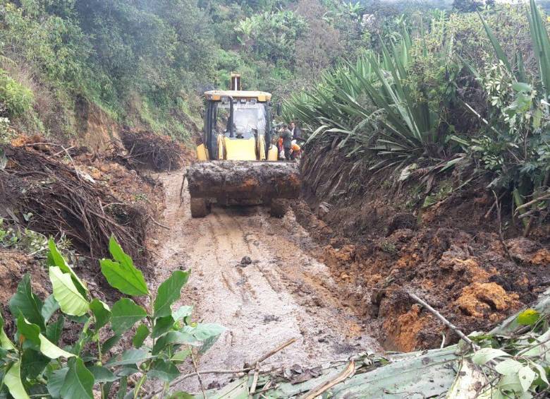 En las últimas semanas ha aumentado la incidencia de derrumbes en distintas zonas del país por cuenta de las fuertes lluvias. FOTO COLPRENSA