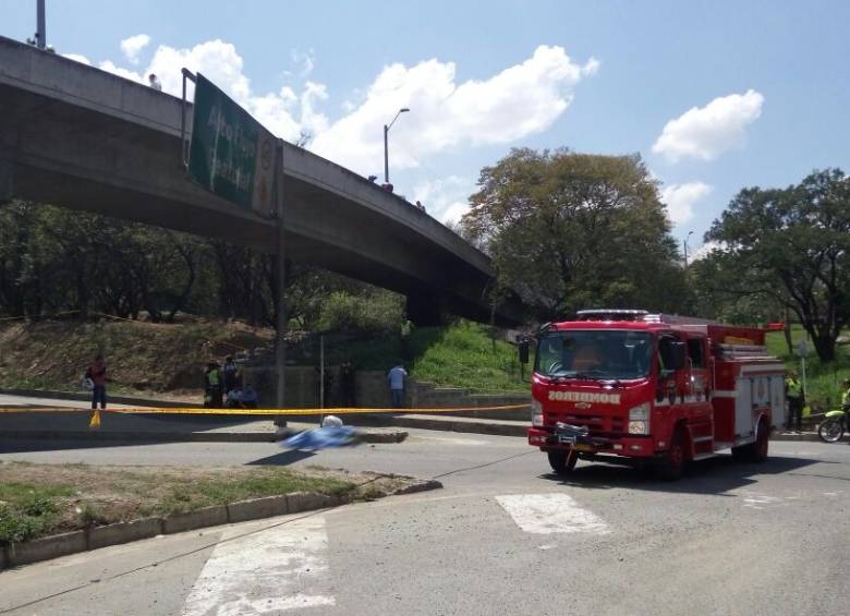 Accidente de moto dejó un policía muerto en Medellín