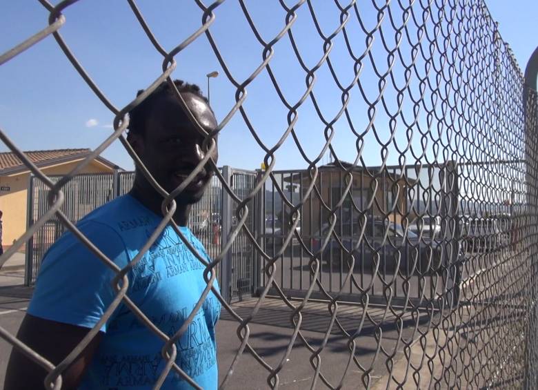 El complejo de 24 hectáreas en Mineo, Sicilia (Italia), está diseñado para alojar hasta 4.000 nmigrantes mientras estan en espera de respuesta a su situación migratoria. FOTO ismael monzón