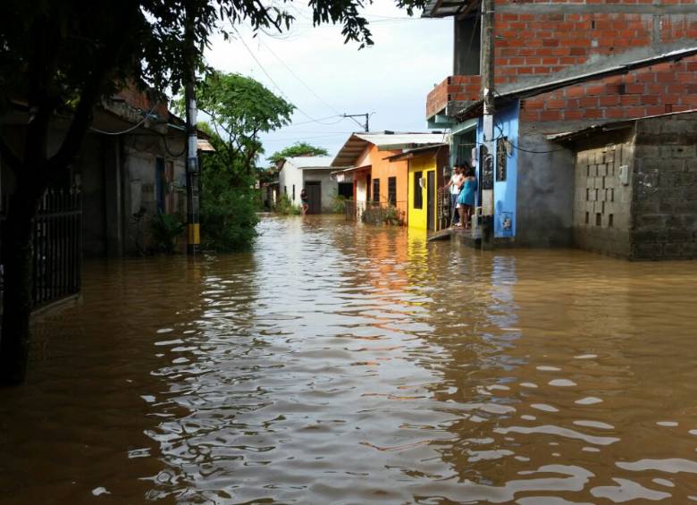 Así quedaron las calles y casas de 26 barrios de Caucasia tras la emergencia de la madrugada del sábado. FOTO Cortesía, Dapard.