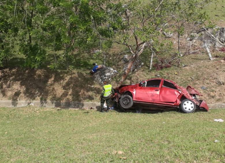 Así quedó el carro siniestrado. FOTO CORTESÍA