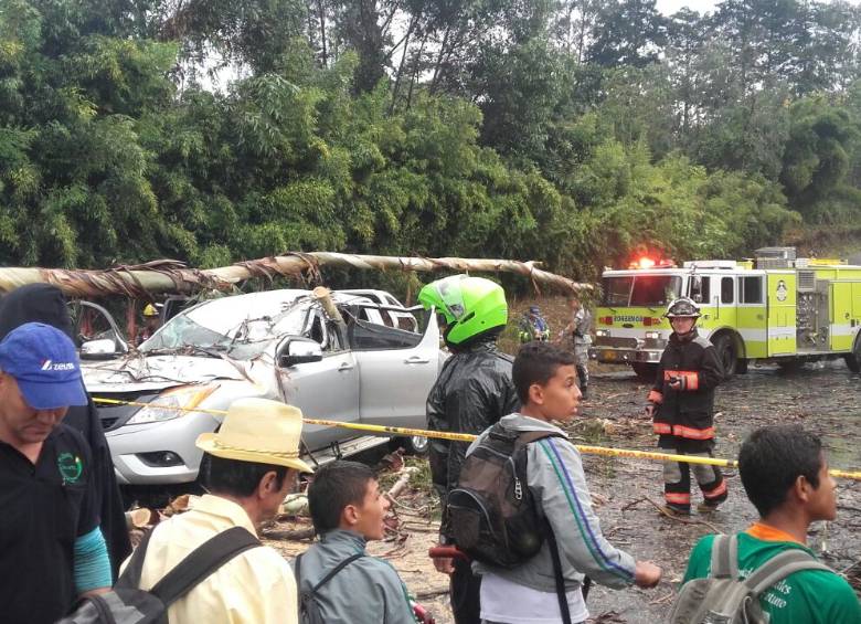 Un herido y cuantiosos daños por aguacero en Rionegro