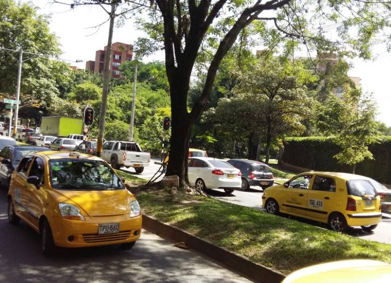 Choque múltiple generó enorme trancón en la 80