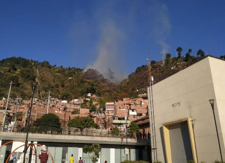 El segundo incendio se presentó en la tarde. FOTO CORTESÍA