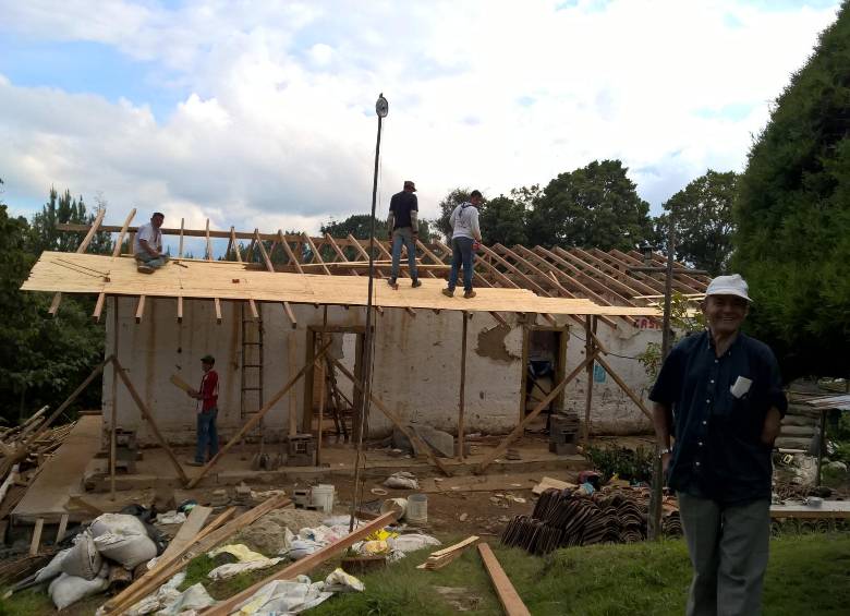 Advirtió que, si no le hubieran corrido al trabajo, la vivienda hubiera podido colapsar con el temblor registrado el 14 de octubre.