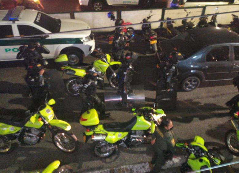 La policía desplegó un operativo relámpago para capturar a los hombres fugados. FOTO CORTESÍA