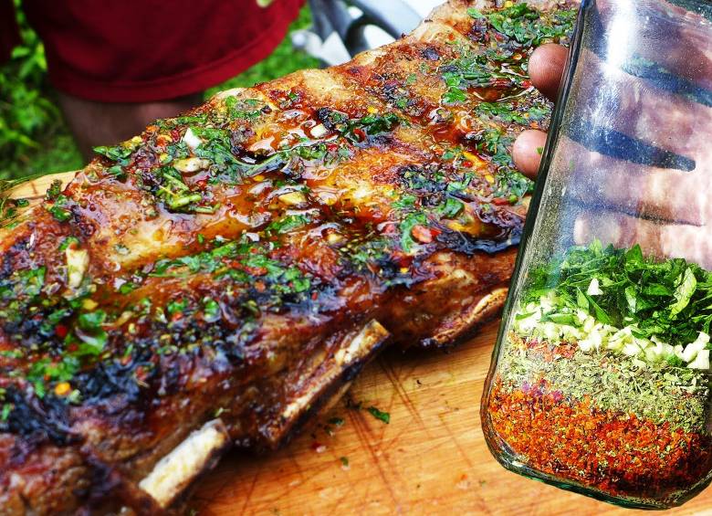 Locos x el asado, un canal de Youtube argentino con recetas parrilleras.
