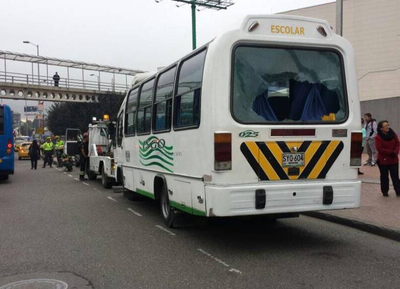 El bus comenzó a incendiarse luego de que se generara un corto circuito en el motor. FOTO @SectorMovilidad